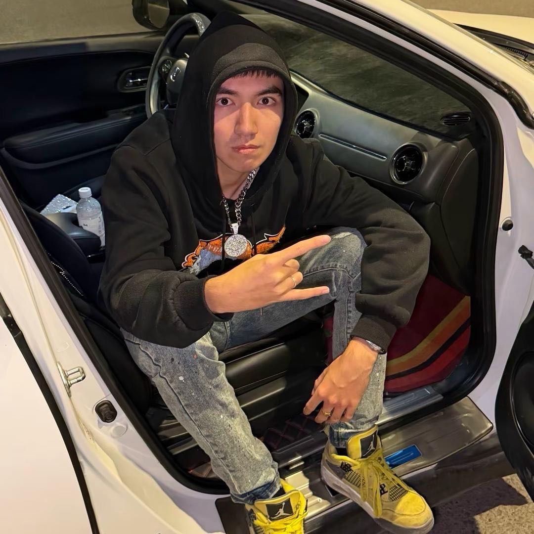YT Hussle
